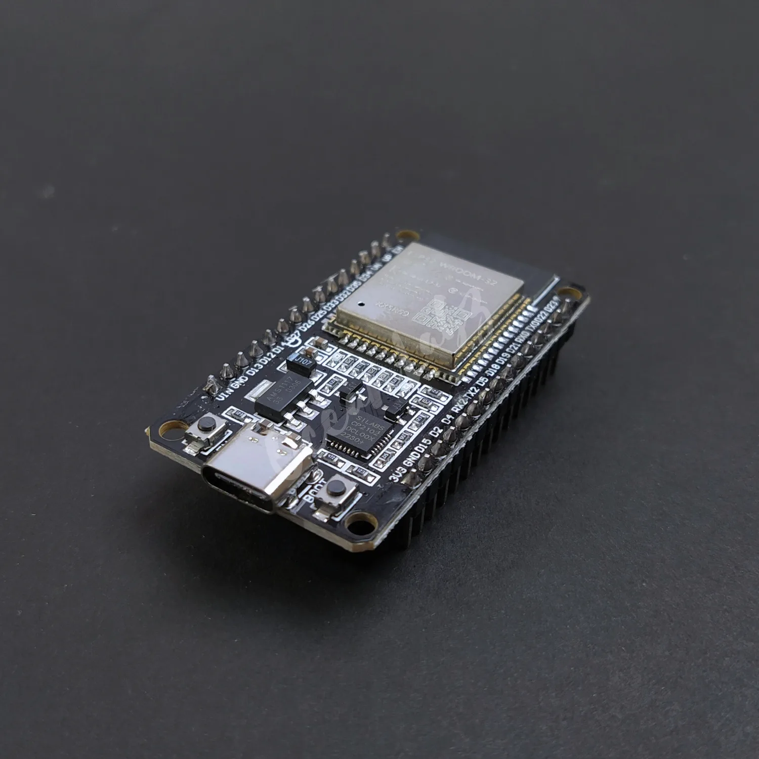 ESP32 (Wi-Fi + Bluetooth) 30-pin IoT CP2102/CH340 ESP-WROOM-32 Development Board Arduino